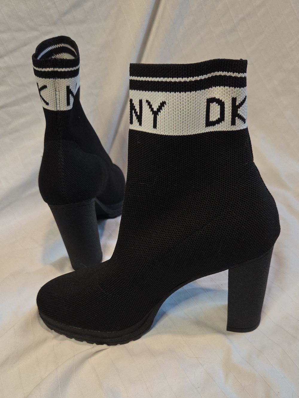 DKNY Black Knit Logo Sock Booties Heeled Sz8 NWT